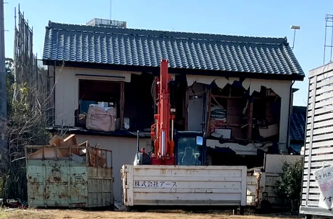 住宅および商業ビルの解体